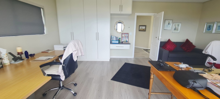 3 Bedroom Property for Sale in Village On Sea Western Cape